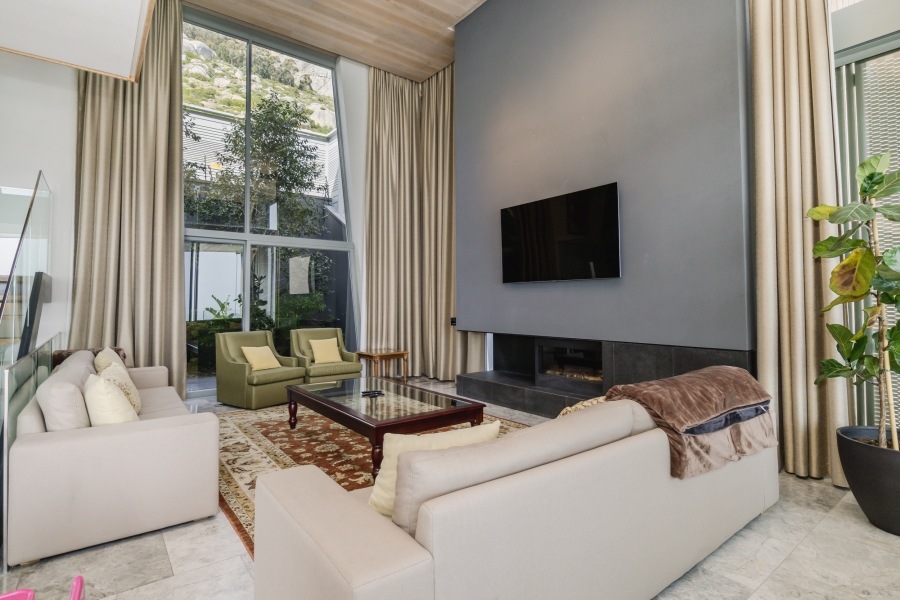 4 Bedroom Property for Sale in Fresnaye Western Cape
